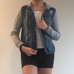 VINTAGE 90’s DENIM JACKET